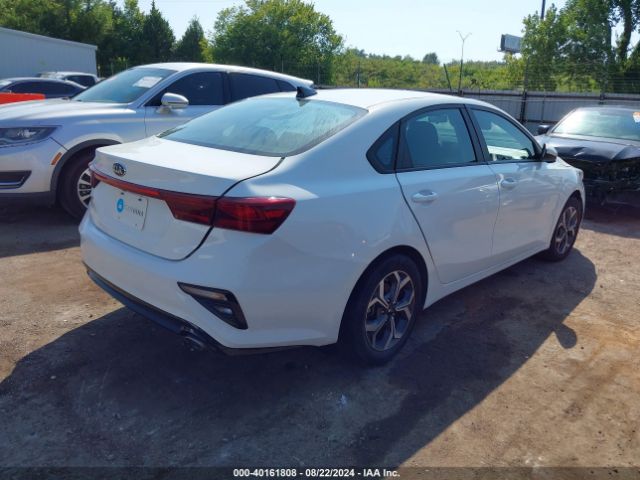 Photo 3 VIN: 3KPF24AD4ME363220 - KIA FORTE 