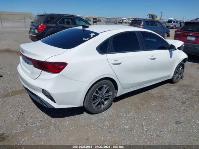 Photo 3 VIN: 3KPF24AD4NE431128 - KIA FORTE 