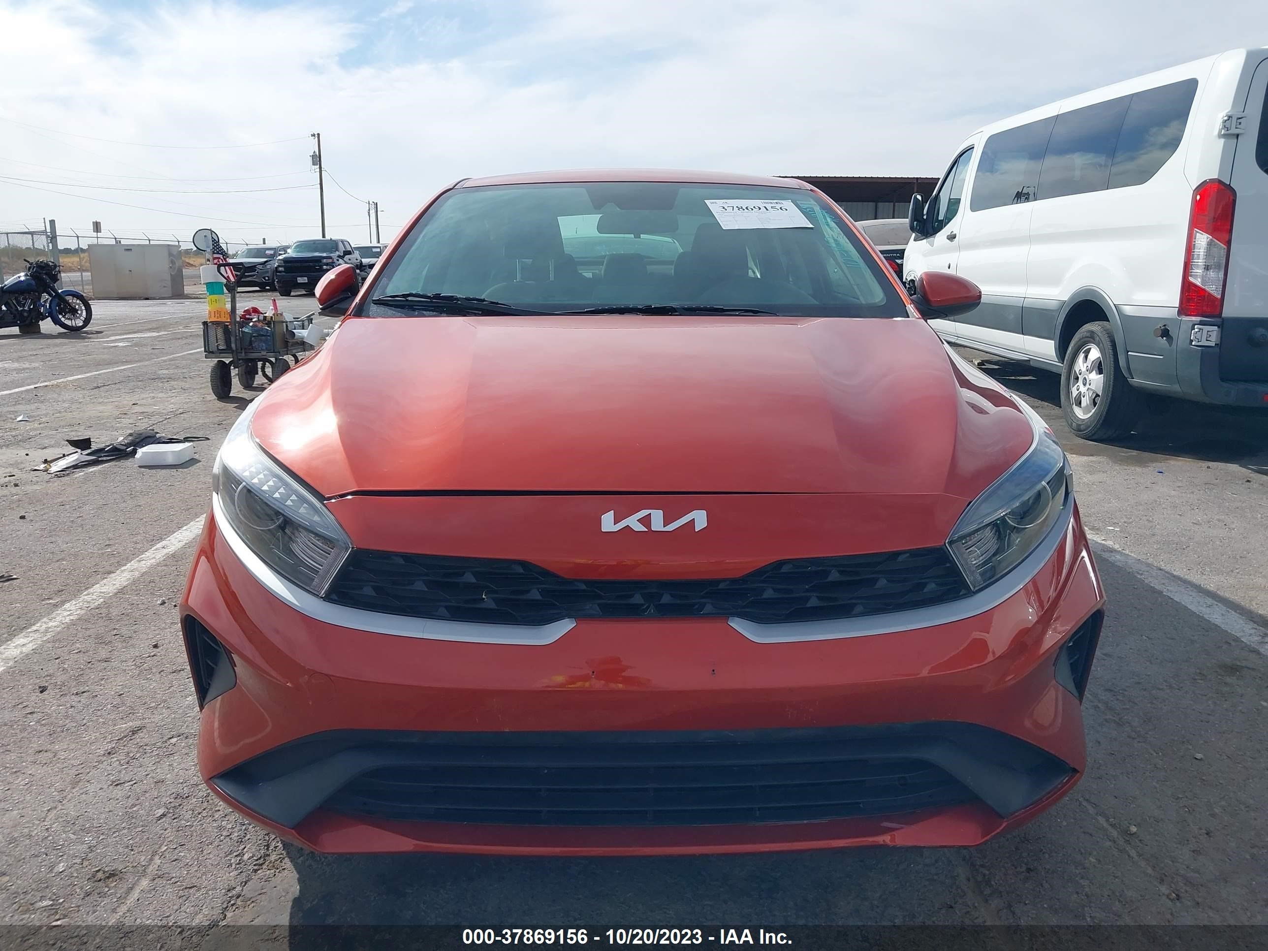 Photo 11 VIN: 3KPF24AD4NE447118 - KIA FORTE 