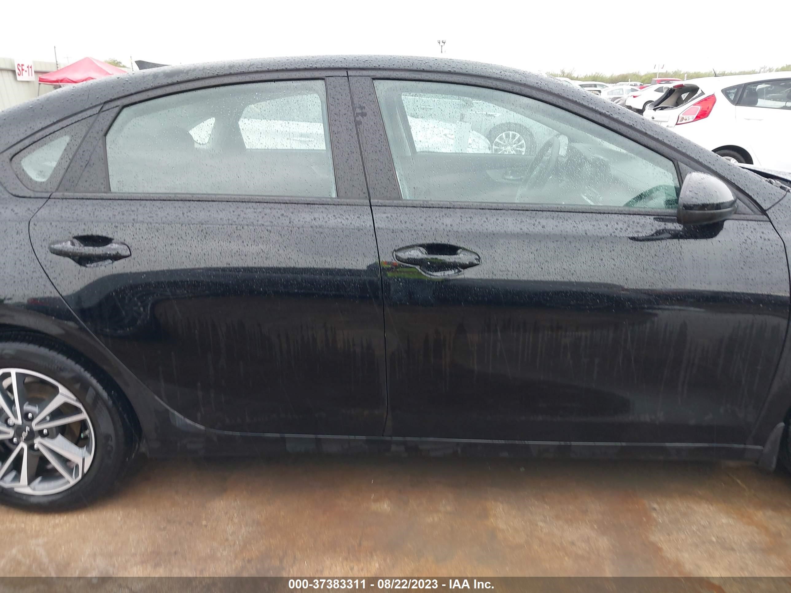 Photo 13 VIN: 3KPF24AD4NE459205 - KIA FORTE 