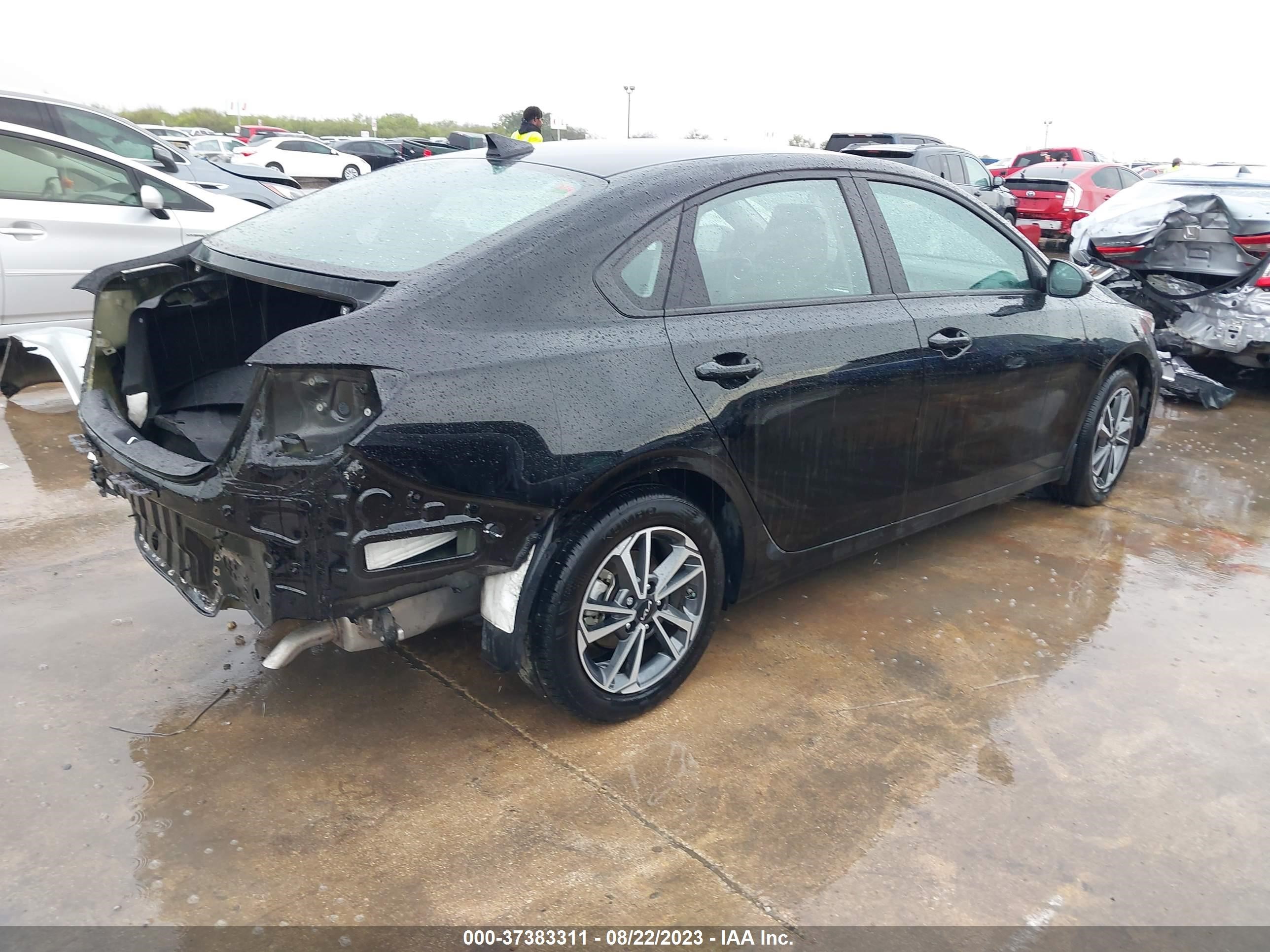 Photo 3 VIN: 3KPF24AD4NE459205 - KIA FORTE 