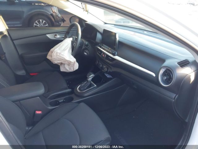 Photo 4 VIN: 3KPF24AD4PE509037 - KIA FORTE 