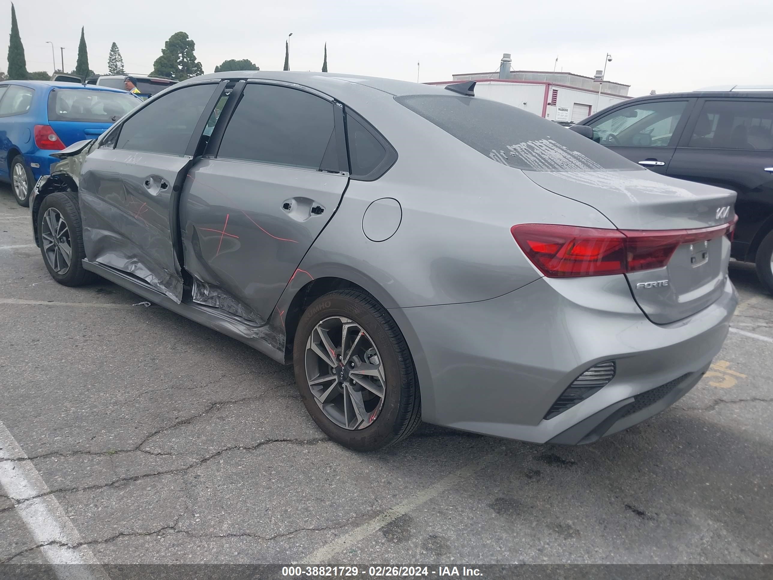 Photo 2 VIN: 3KPF24AD4PE520250 - KIA FORTE 