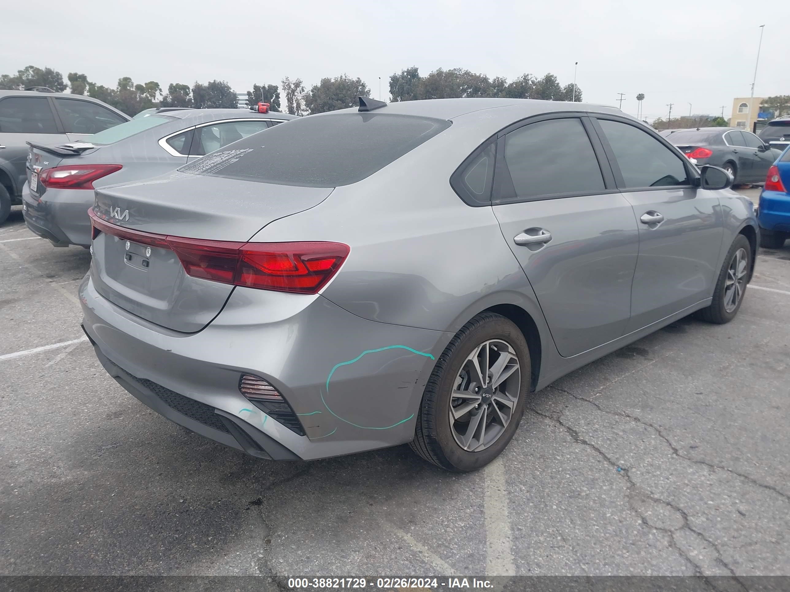 Photo 3 VIN: 3KPF24AD4PE520250 - KIA FORTE 