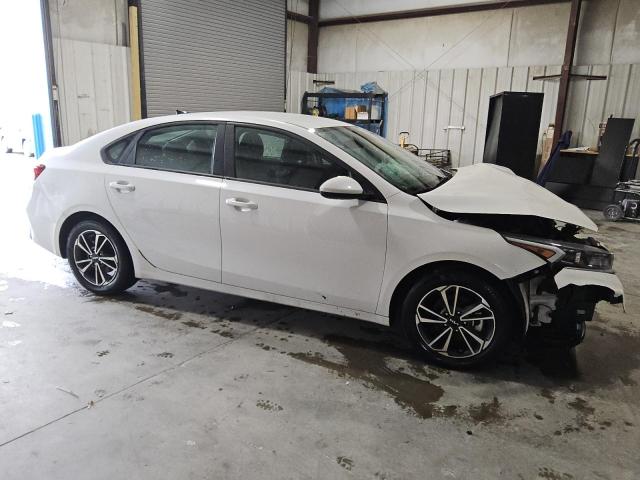 Photo 3 VIN: 3KPF24AD4PE573126 - KIA FORTE LX 