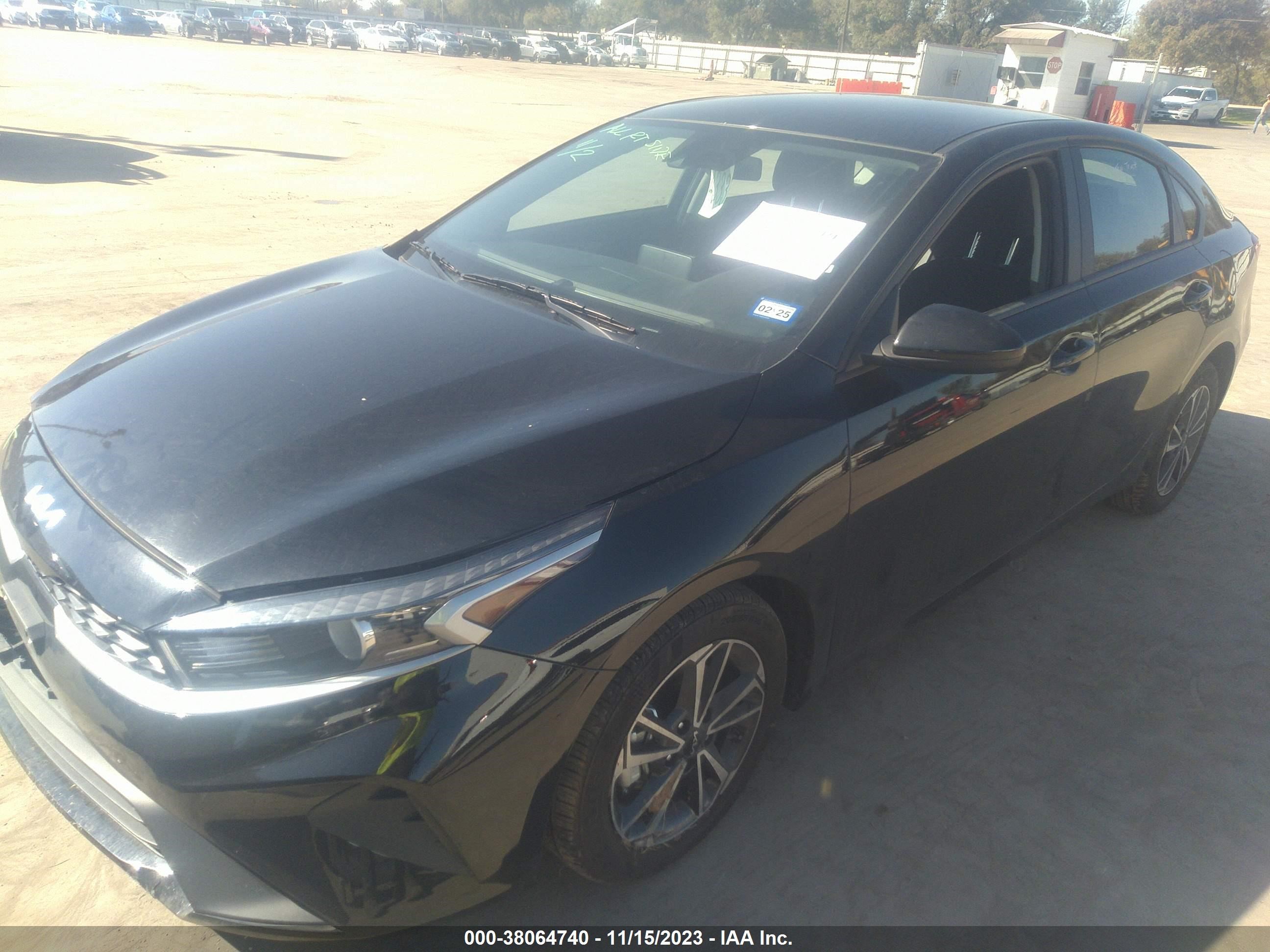 Photo 1 VIN: 3KPF24AD4PE599385 - KIA FORTE 