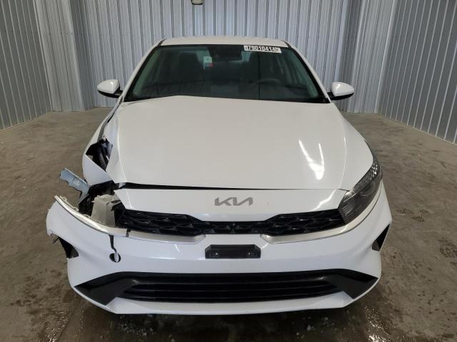 Photo 4 VIN: 3KPF24AD4PE615004 - KIA FORTE LX 