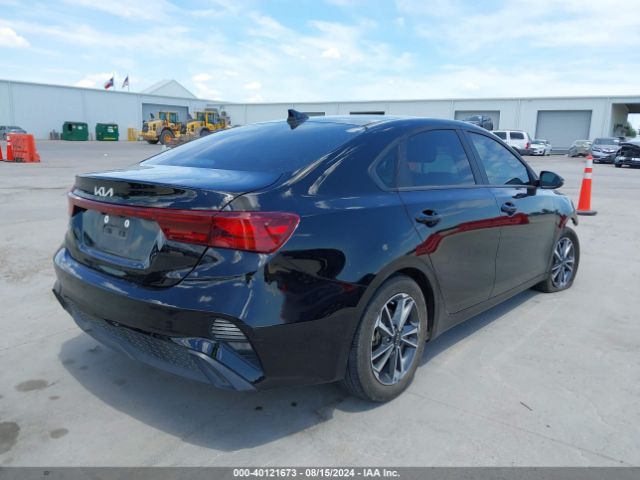 Photo 3 VIN: 3KPF24AD4PE631574 - KIA FORTE 