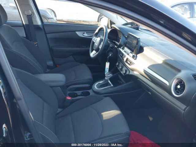 Photo 4 VIN: 3KPF24AD4PE636984 - KIA FORTE 