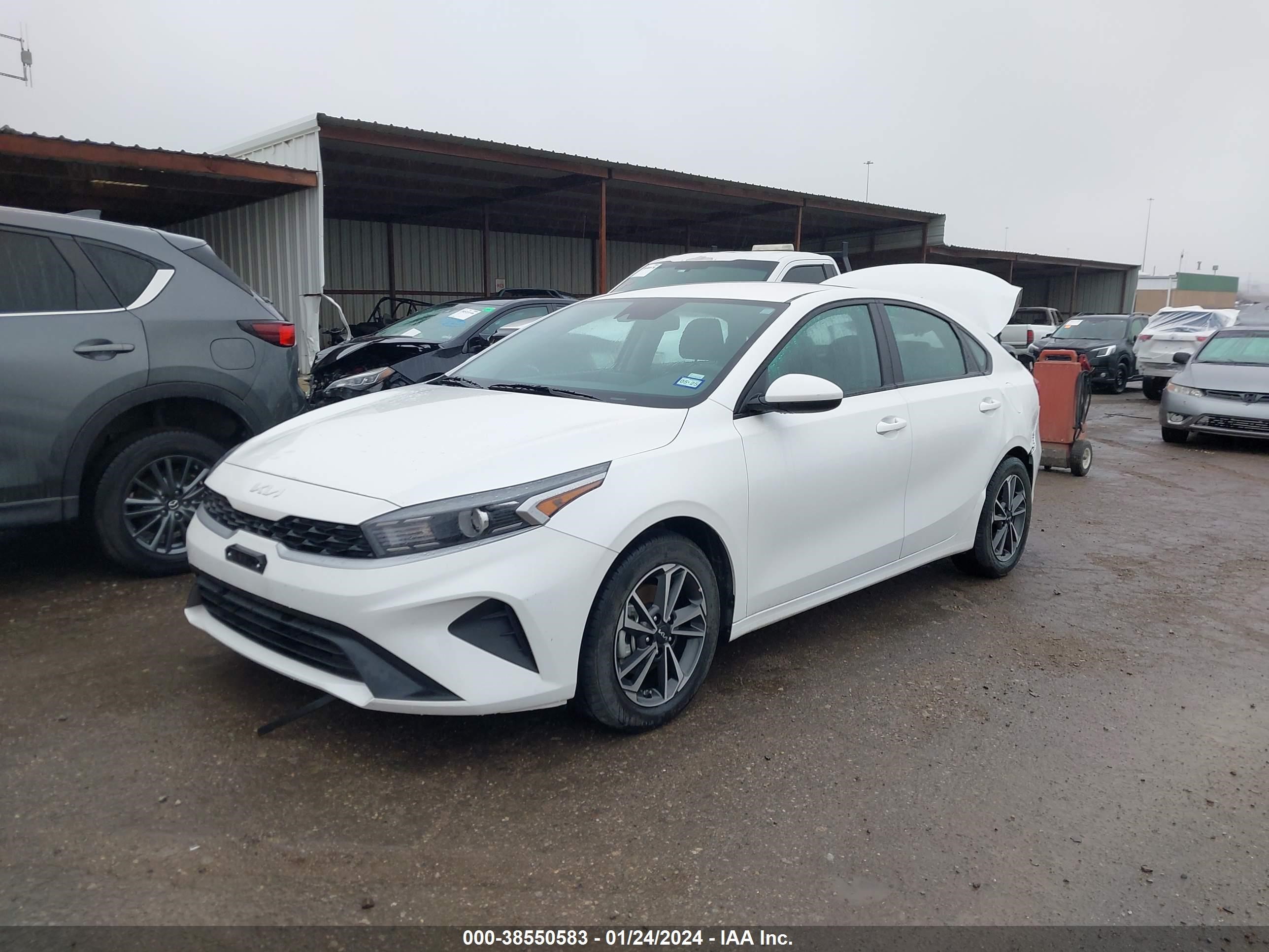 Photo 1 VIN: 3KPF24AD4PE643904 - KIA FORTE 