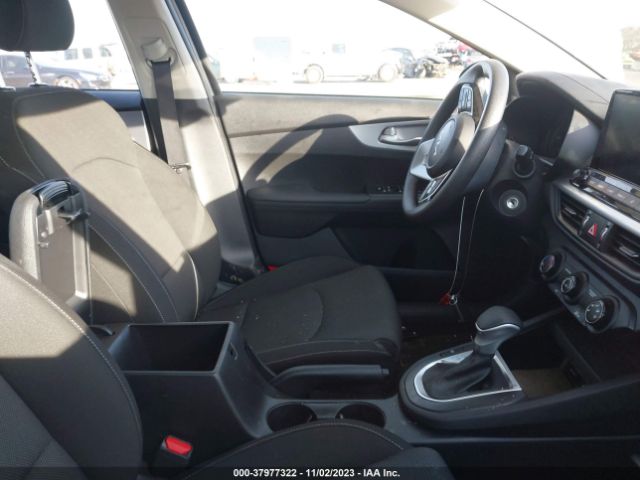 Photo 4 VIN: 3KPF24AD4PE688177 - KIA FORTE 