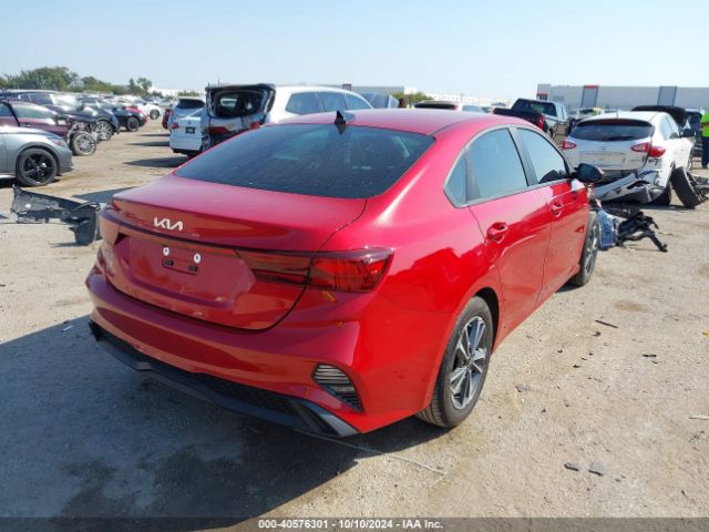 Photo 3 VIN: 3KPF24AD4RE758330 - KIA FORTE 