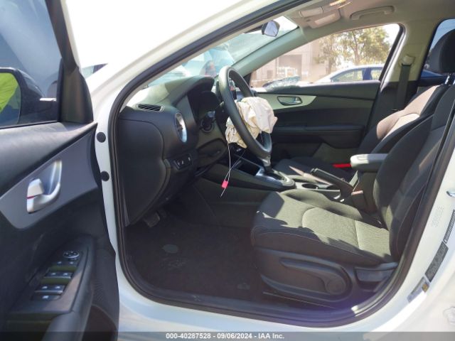 Photo 4 VIN: 3KPF24AD4RE816985 - KIA FORTE 