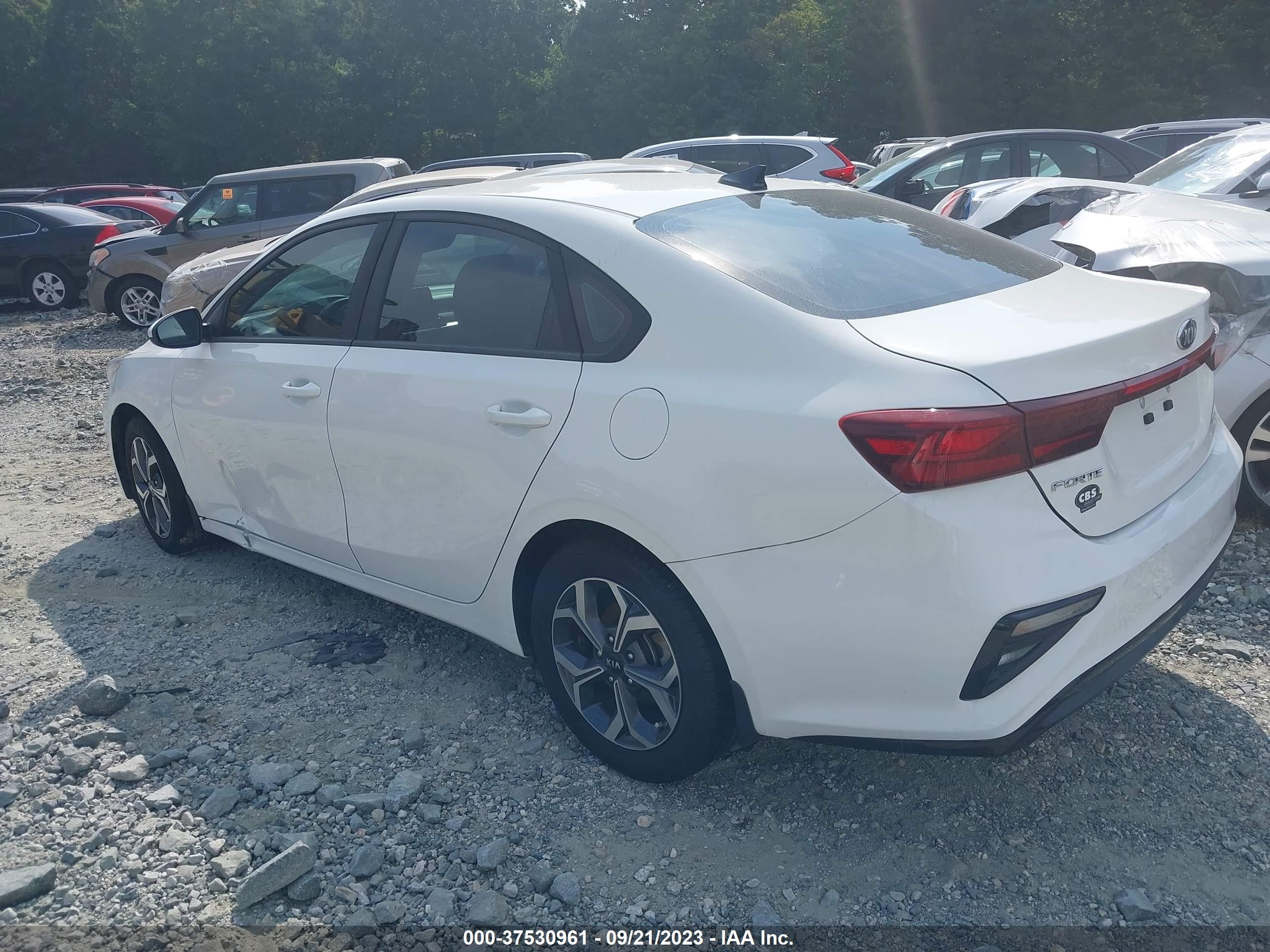 Photo 2 VIN: 3KPF24AD5KE059620 - KIA FORTE 