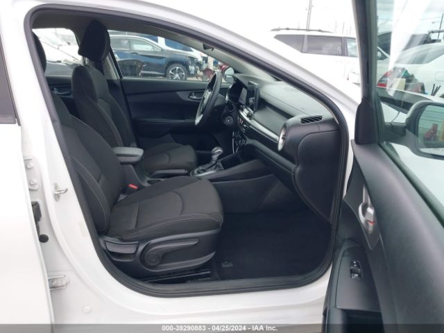 Photo 4 VIN: 3KPF24AD5KE066437 - KIA FORTE 