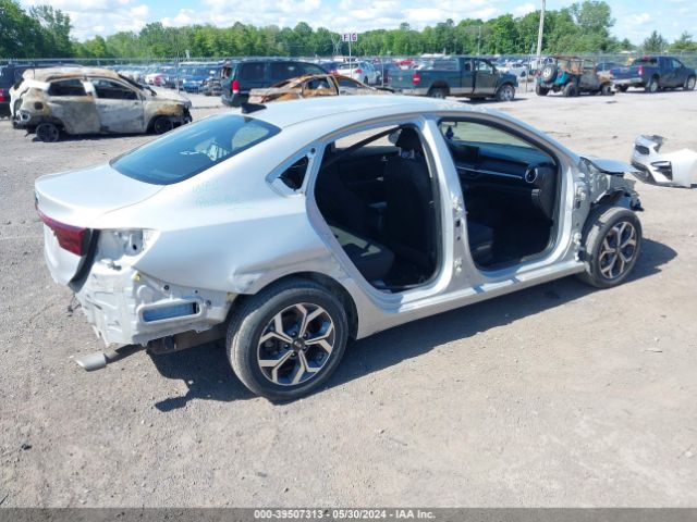 Photo 3 VIN: 3KPF24AD5LE237916 - KIA FORTE 