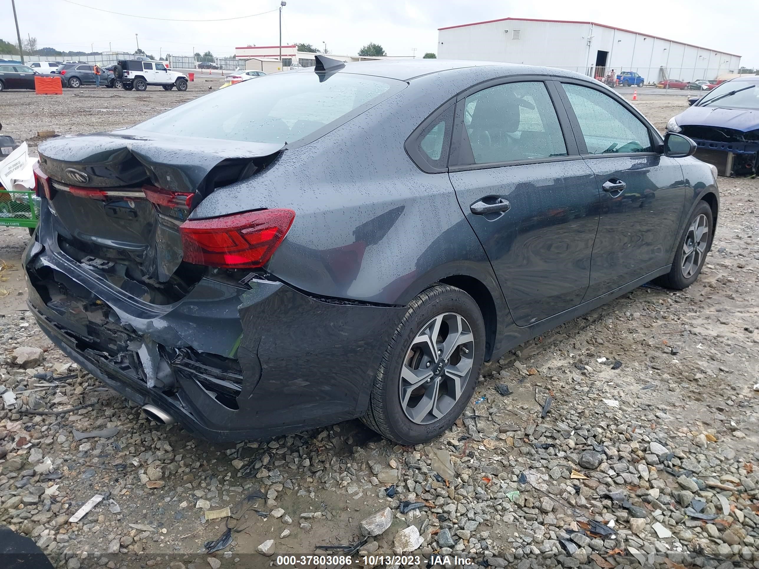 Photo 3 VIN: 3KPF24AD5ME290424 - KIA FORTE 