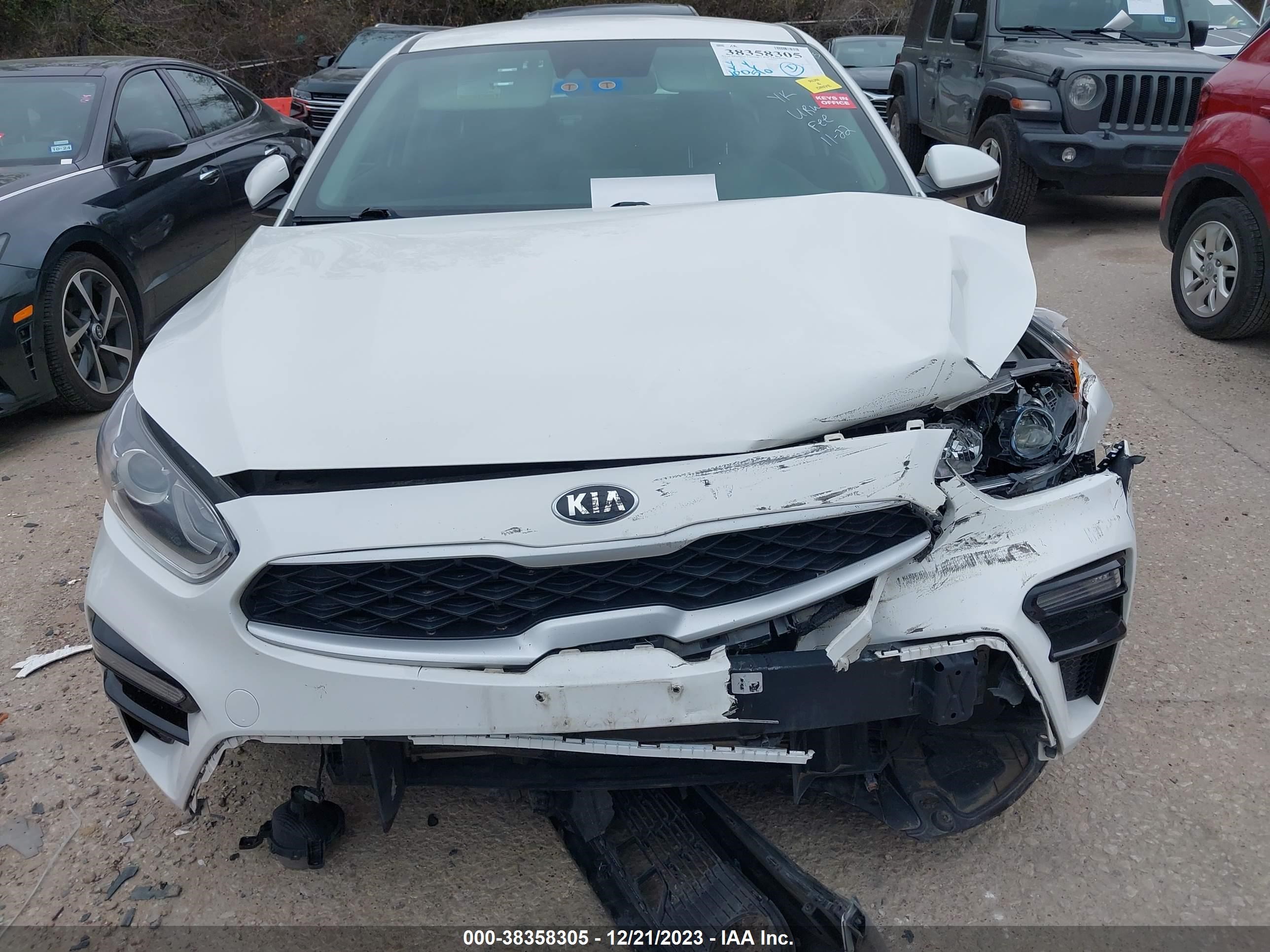 Photo 11 VIN: 3KPF24AD5ME314723 - KIA FORTE 