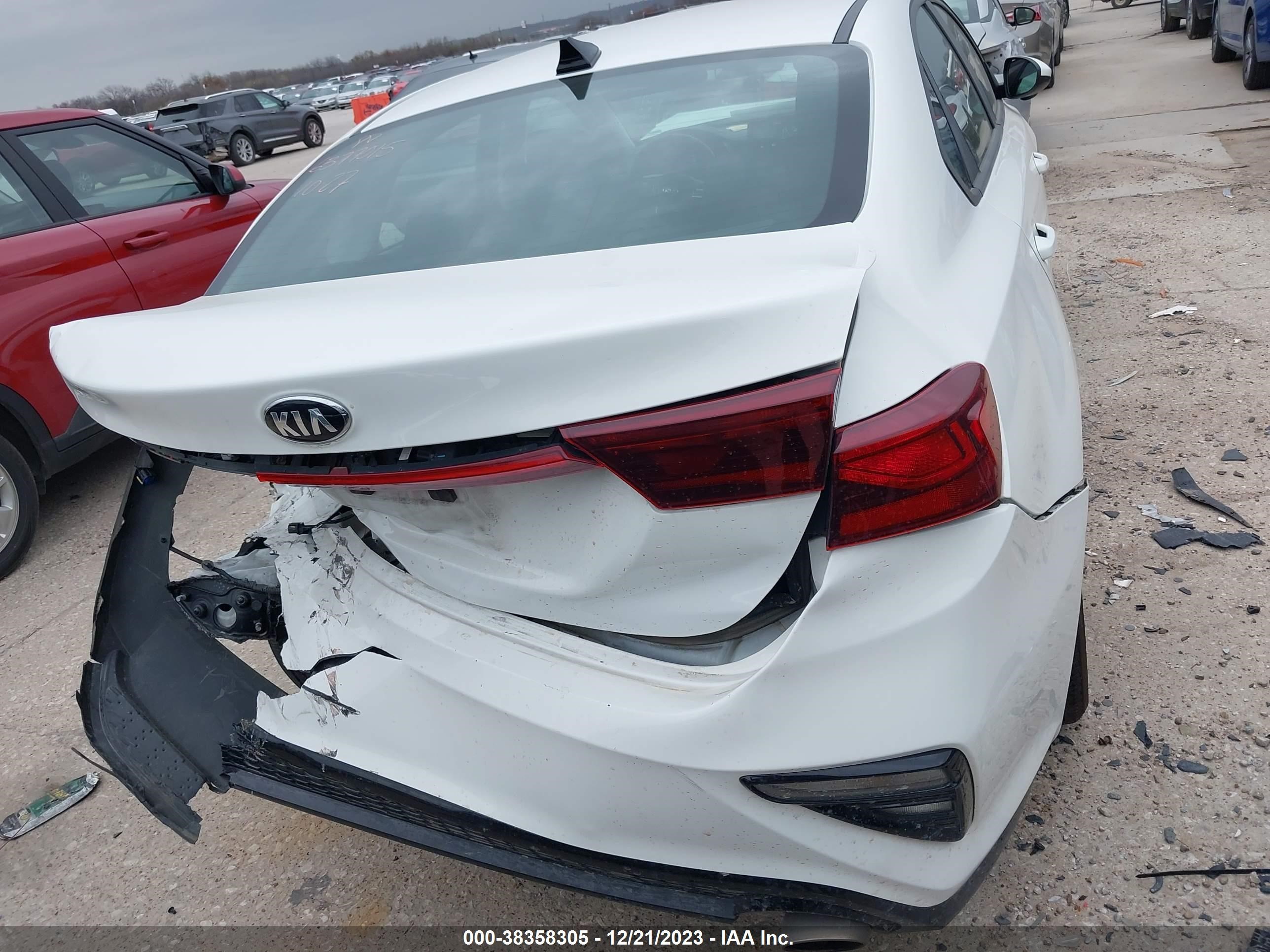 Photo 15 VIN: 3KPF24AD5ME314723 - KIA FORTE 