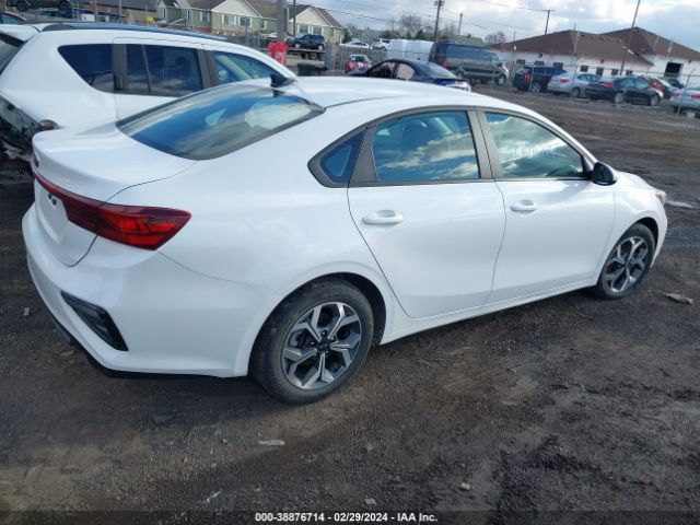 Photo 3 VIN: 3KPF24AD5ME325852 - KIA FORTE 