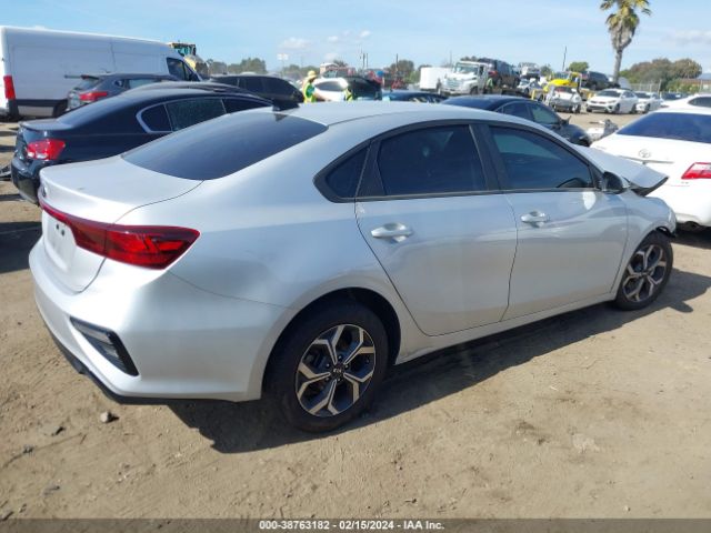 Photo 3 VIN: 3KPF24AD5ME388000 - KIA FORTE 