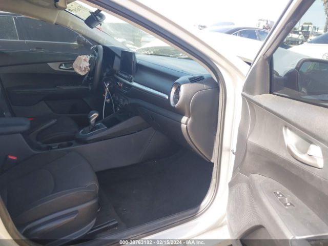 Photo 4 VIN: 3KPF24AD5ME388000 - KIA FORTE 