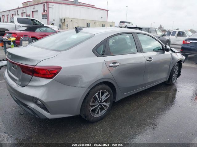 Photo 3 VIN: 3KPF24AD5NE503082 - KIA FORTE 