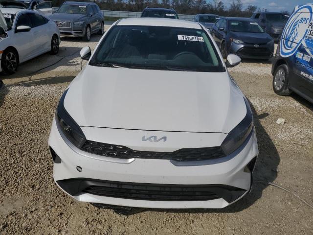 Photo 4 VIN: 3KPF24AD5PE545044 - KIA FORTE LX 