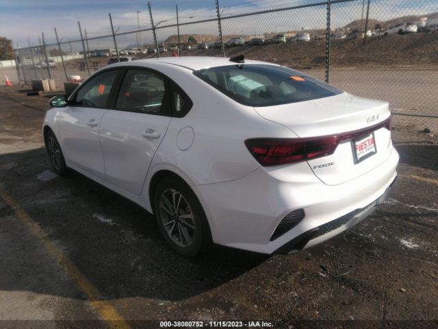 Photo 2 VIN: 3KPF24AD5PE563575 - KIA FORTE 