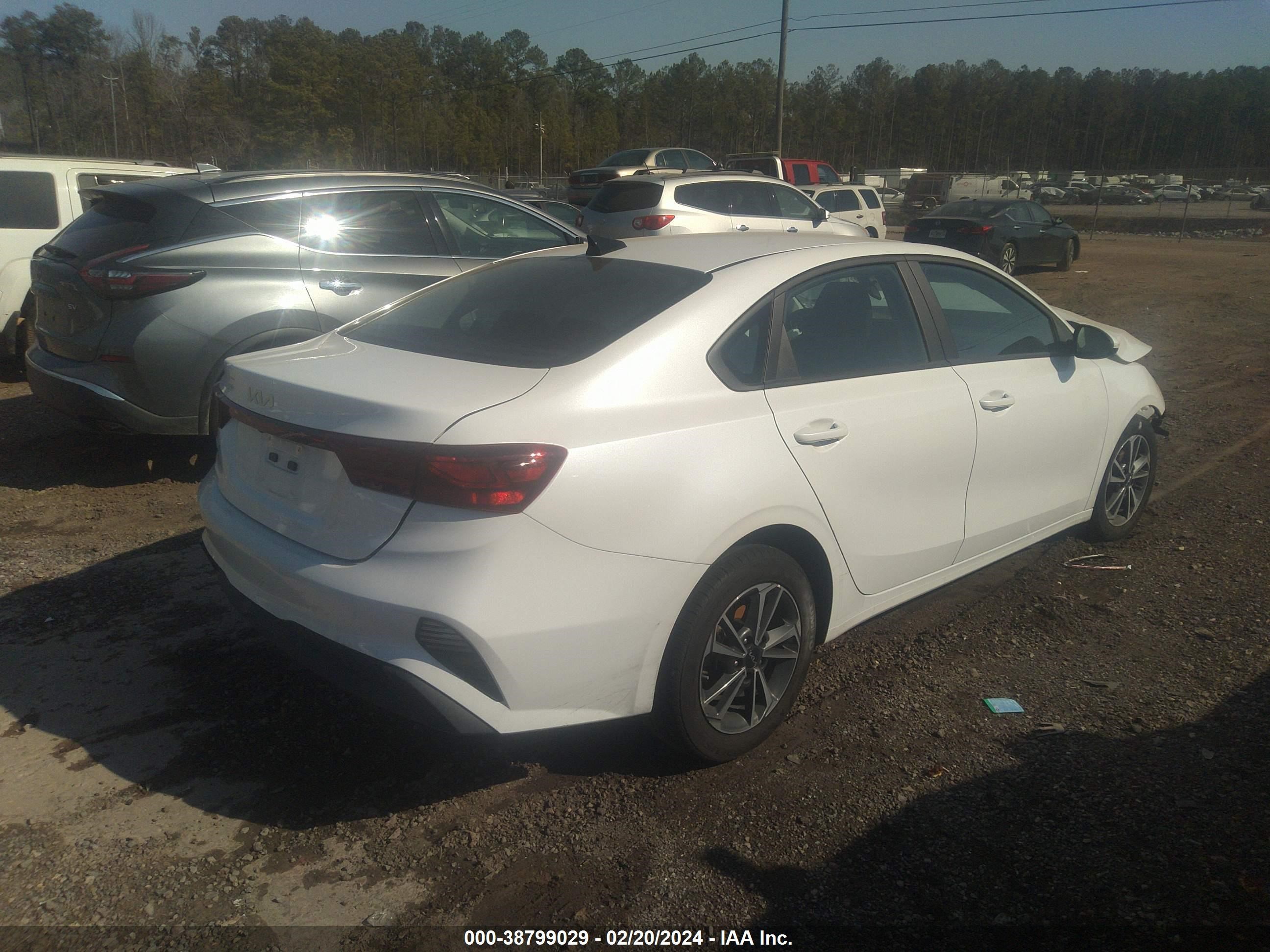 Photo 19 VIN: 3KPF24AD5PE569411 - KIA FORTE 