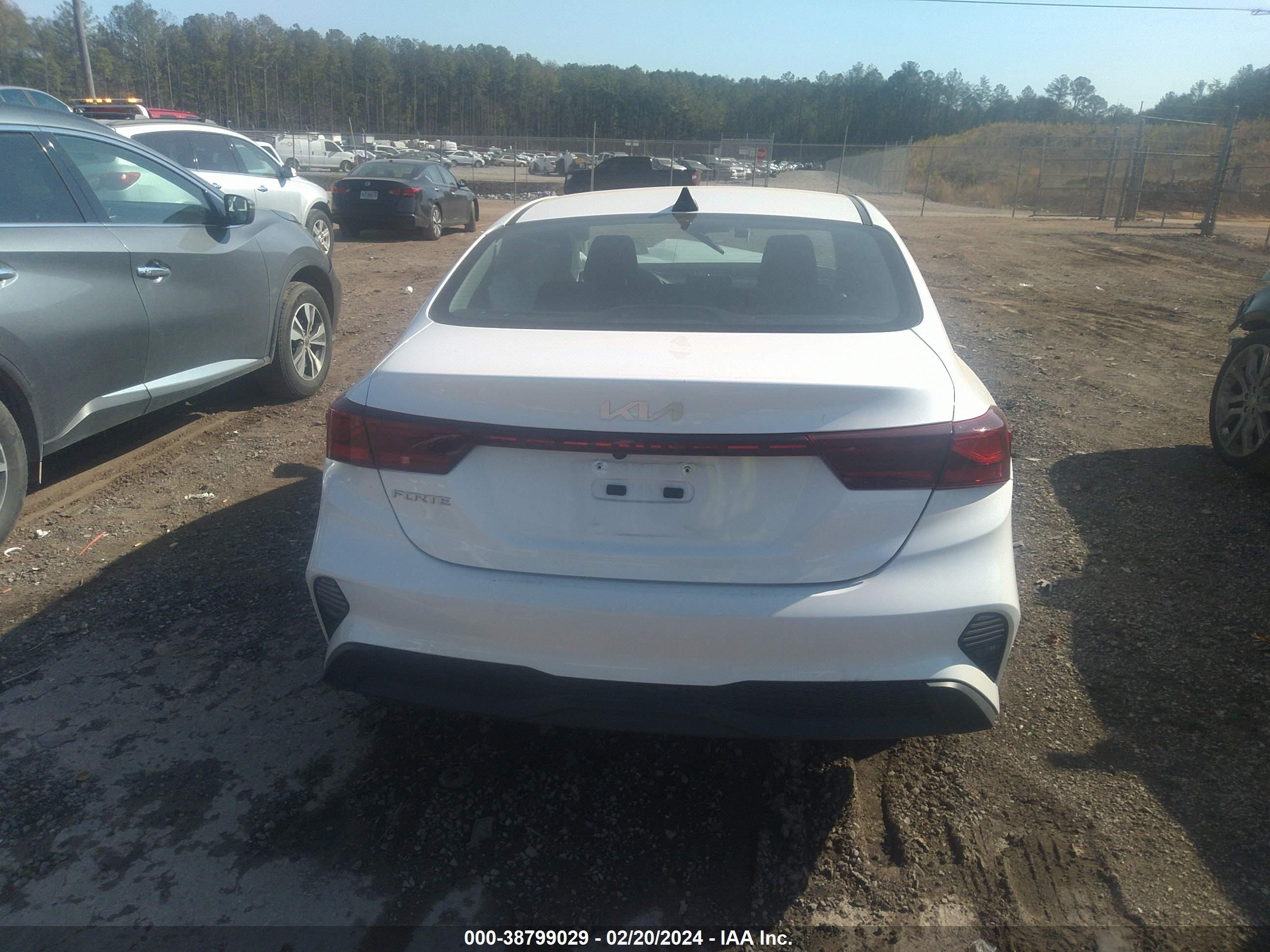 Photo 20 VIN: 3KPF24AD5PE569411 - KIA FORTE 