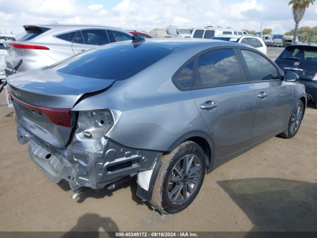 Photo 3 VIN: 3KPF24AD5PE587021 - KIA FORTE 