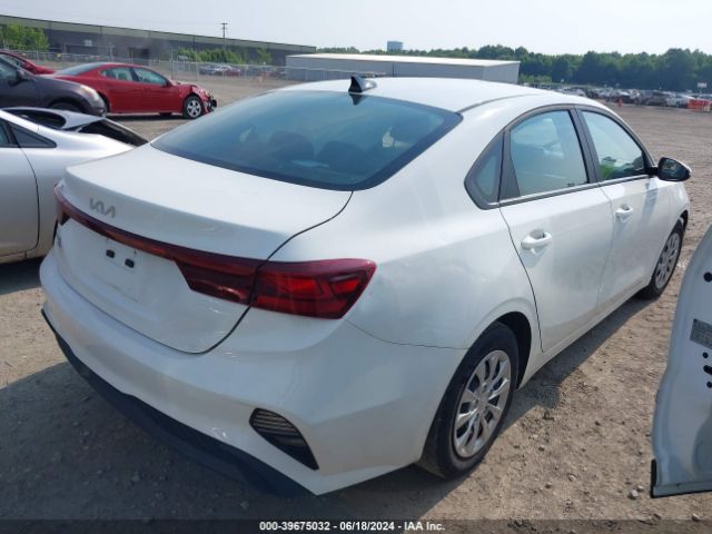 Photo 3 VIN: 3KPF24AD5PE591571 - KIA FORTE 