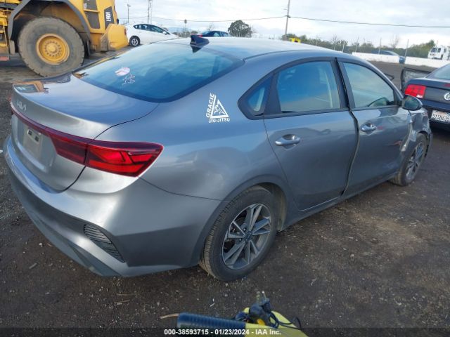 Photo 3 VIN: 3KPF24AD5PE607316 - KIA FORTE 