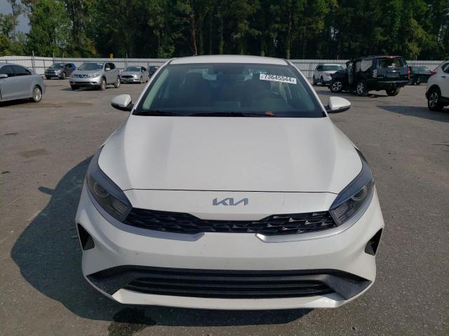 Photo 4 VIN: 3KPF24AD5PE613570 - KIA FORTE LX 