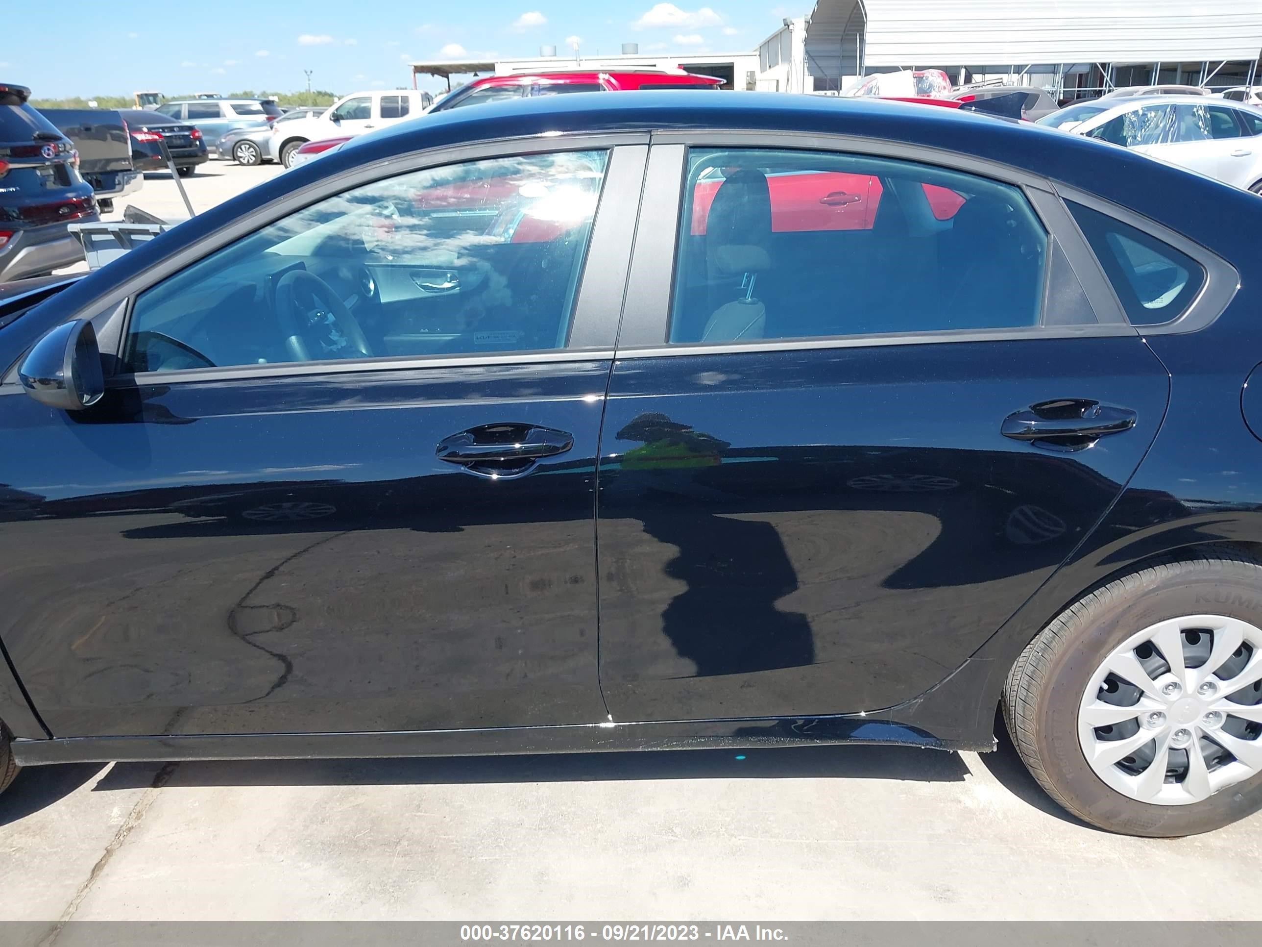 Photo 14 VIN: 3KPF24AD5PE643877 - KIA FORTE 