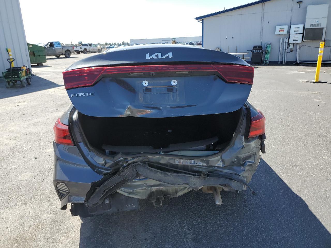 Photo 5 VIN: 3KPF24AD5PE645077 - KIA FORTE 