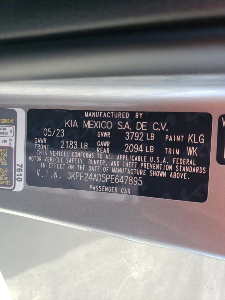 Photo 11 VIN: 3KPF24AD5PE647895 - KIA FORTE 