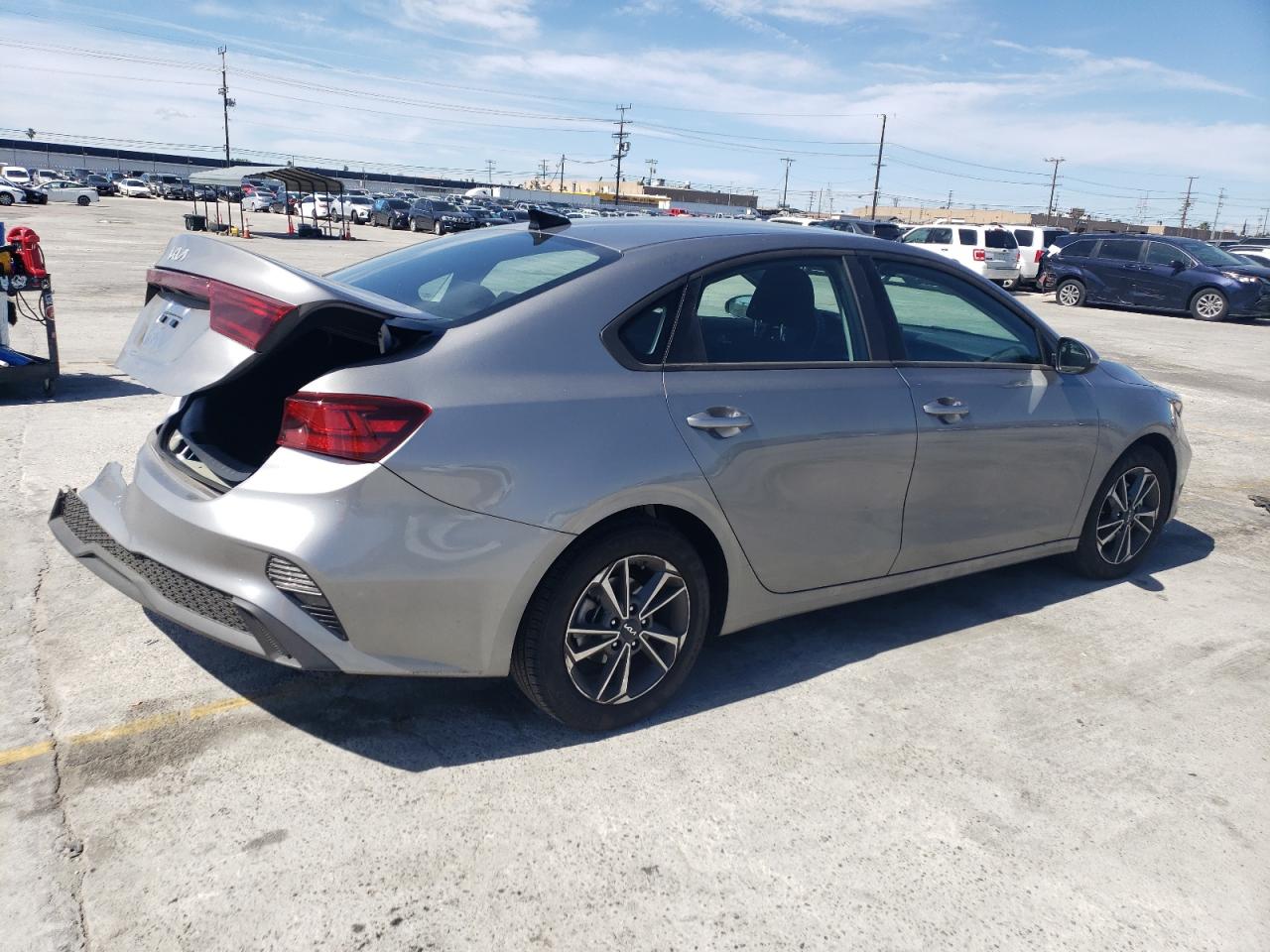 Photo 2 VIN: 3KPF24AD5PE647895 - KIA FORTE 