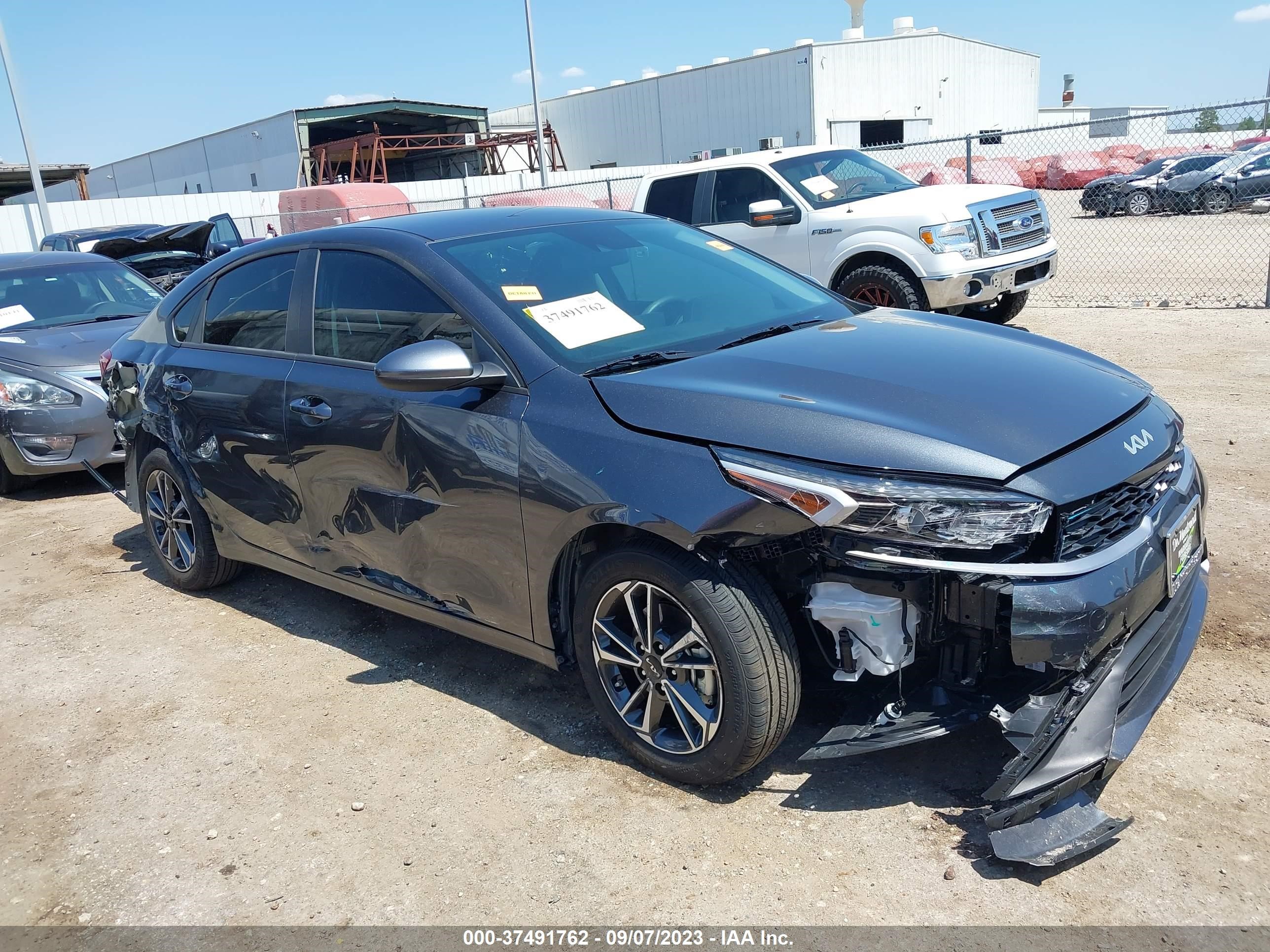 Photo 13 VIN: 3KPF24AD5PE649579 - KIA FORTE 