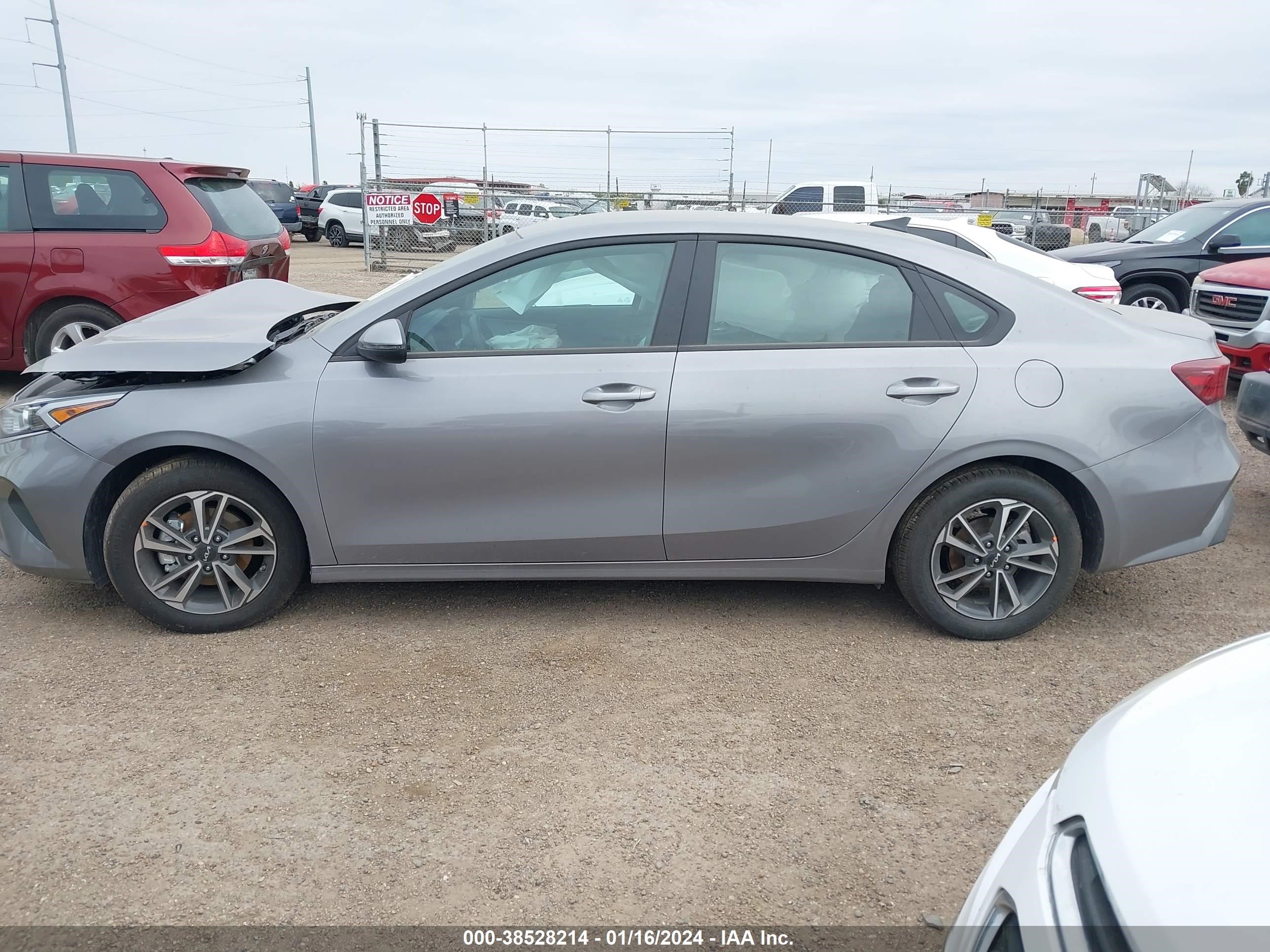 Photo 13 VIN: 3KPF24AD5RE727085 - KIA FORTE 