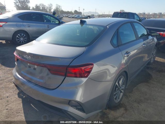 Photo 3 VIN: 3KPF24AD5RE772284 - KIA FORTE 