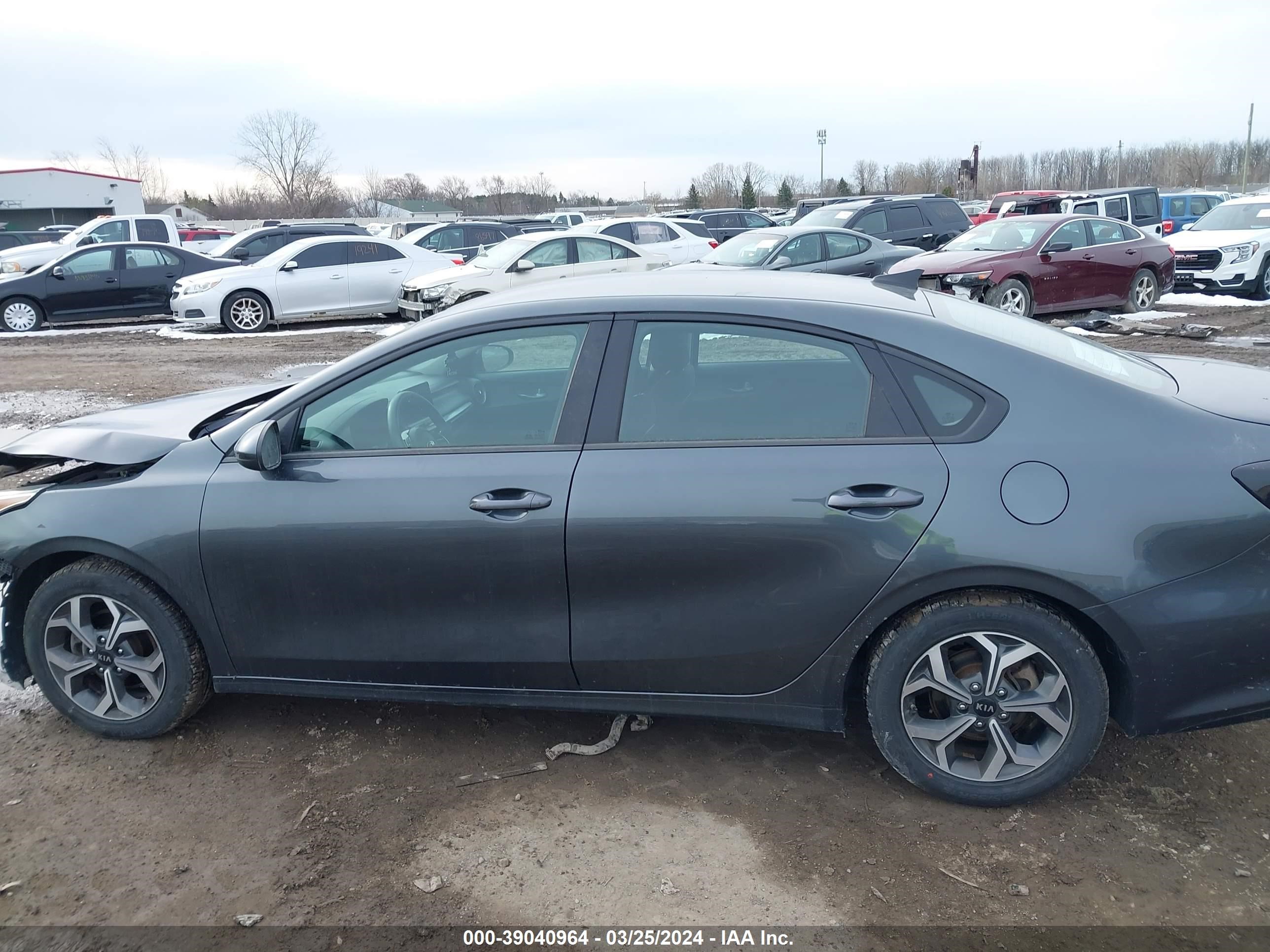 Photo 13 VIN: 3KPF24AD6KE006909 - KIA FORTE 