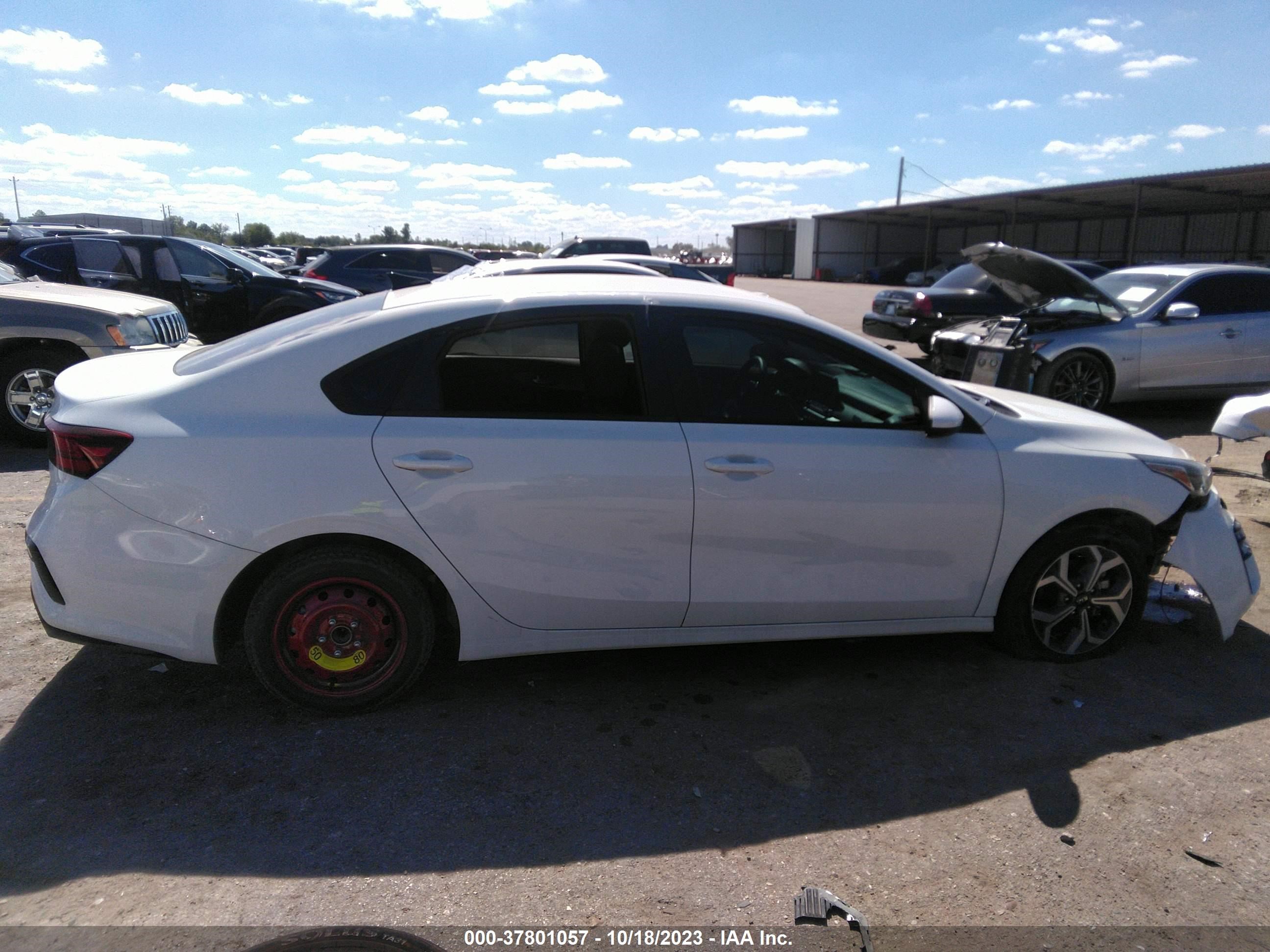 Photo 11 VIN: 3KPF24AD6KE035391 - KIA FORTE 