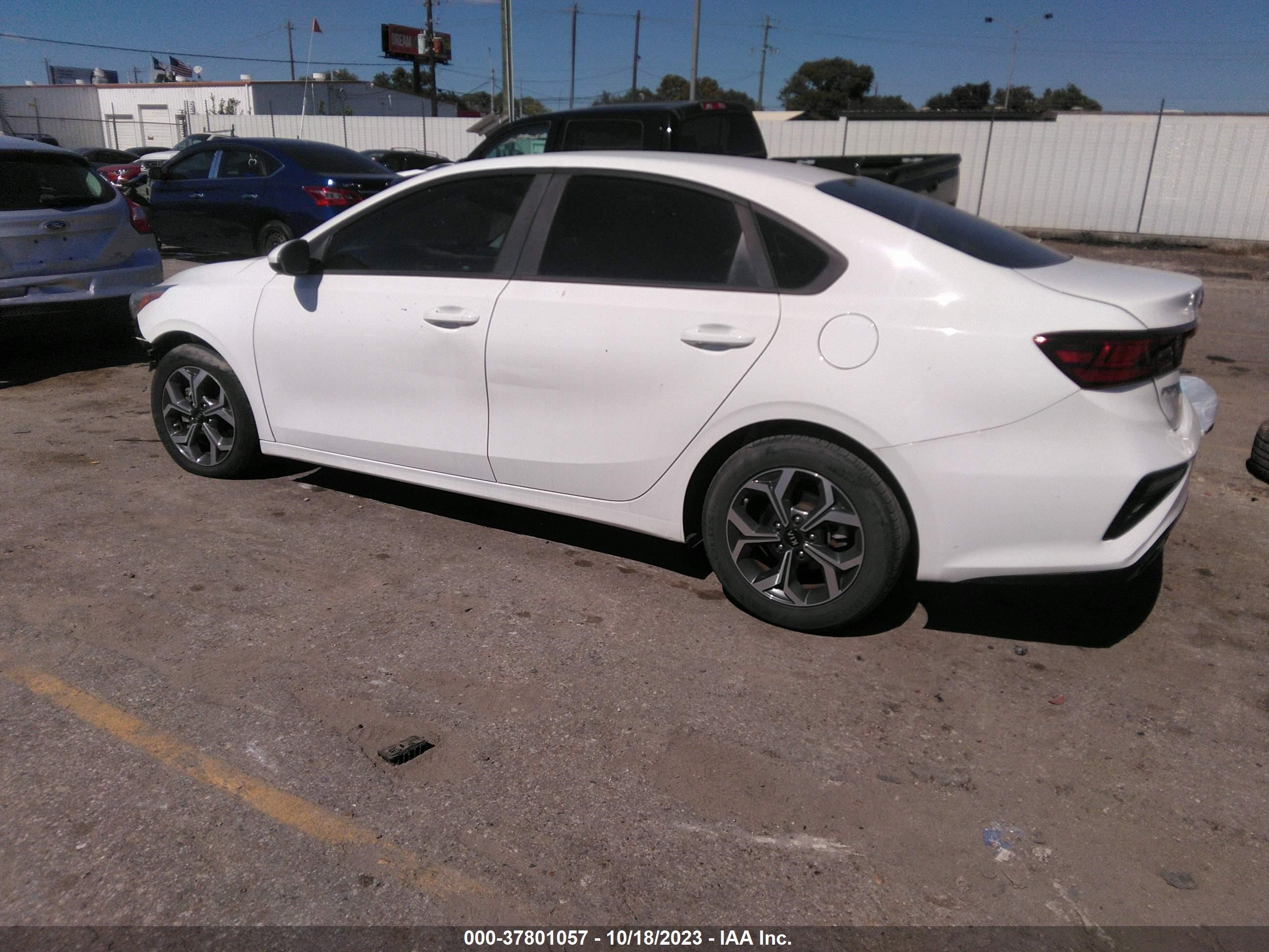 Photo 2 VIN: 3KPF24AD6KE035391 - KIA FORTE 