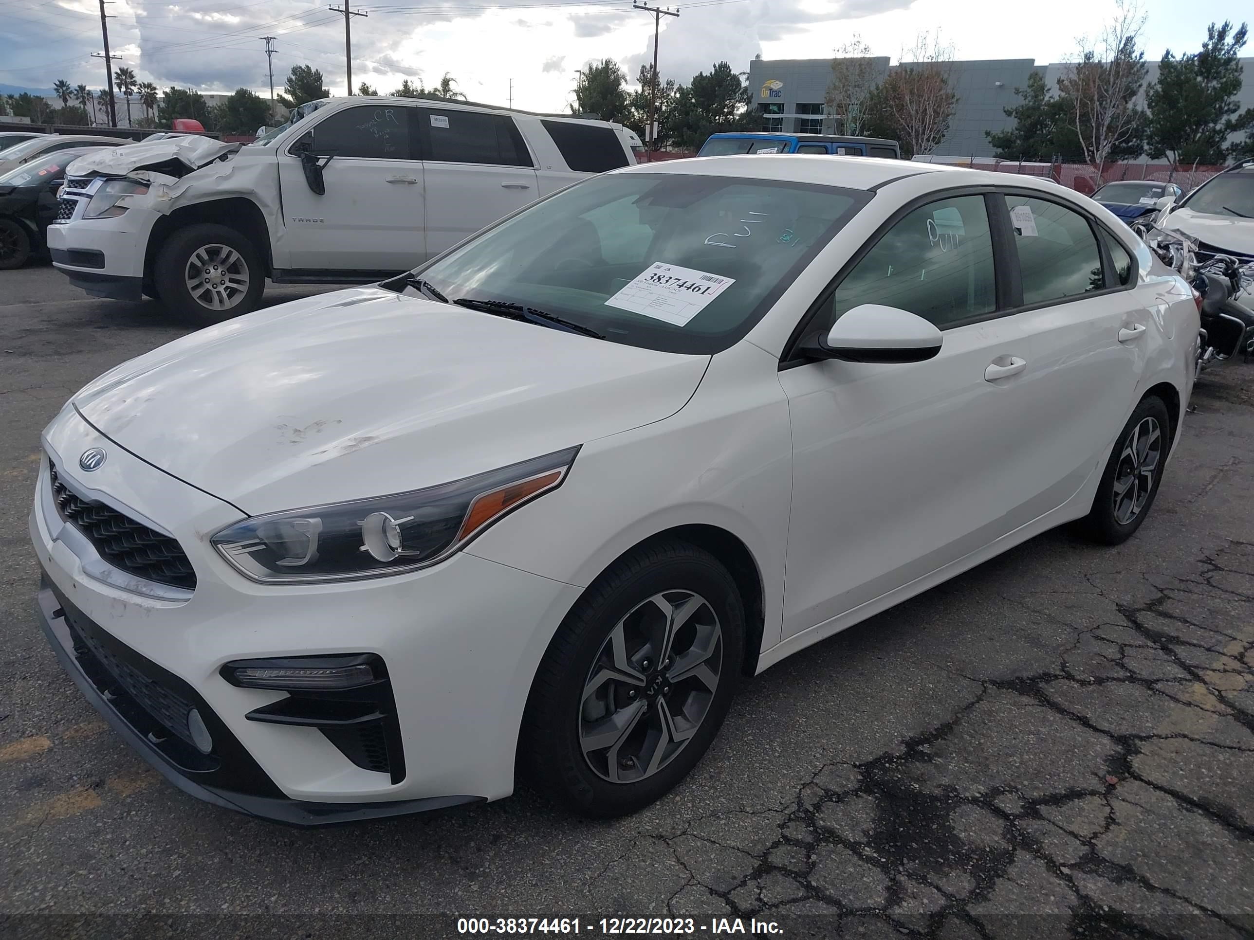 Photo 1 VIN: 3KPF24AD6KE083750 - KIA FORTE 