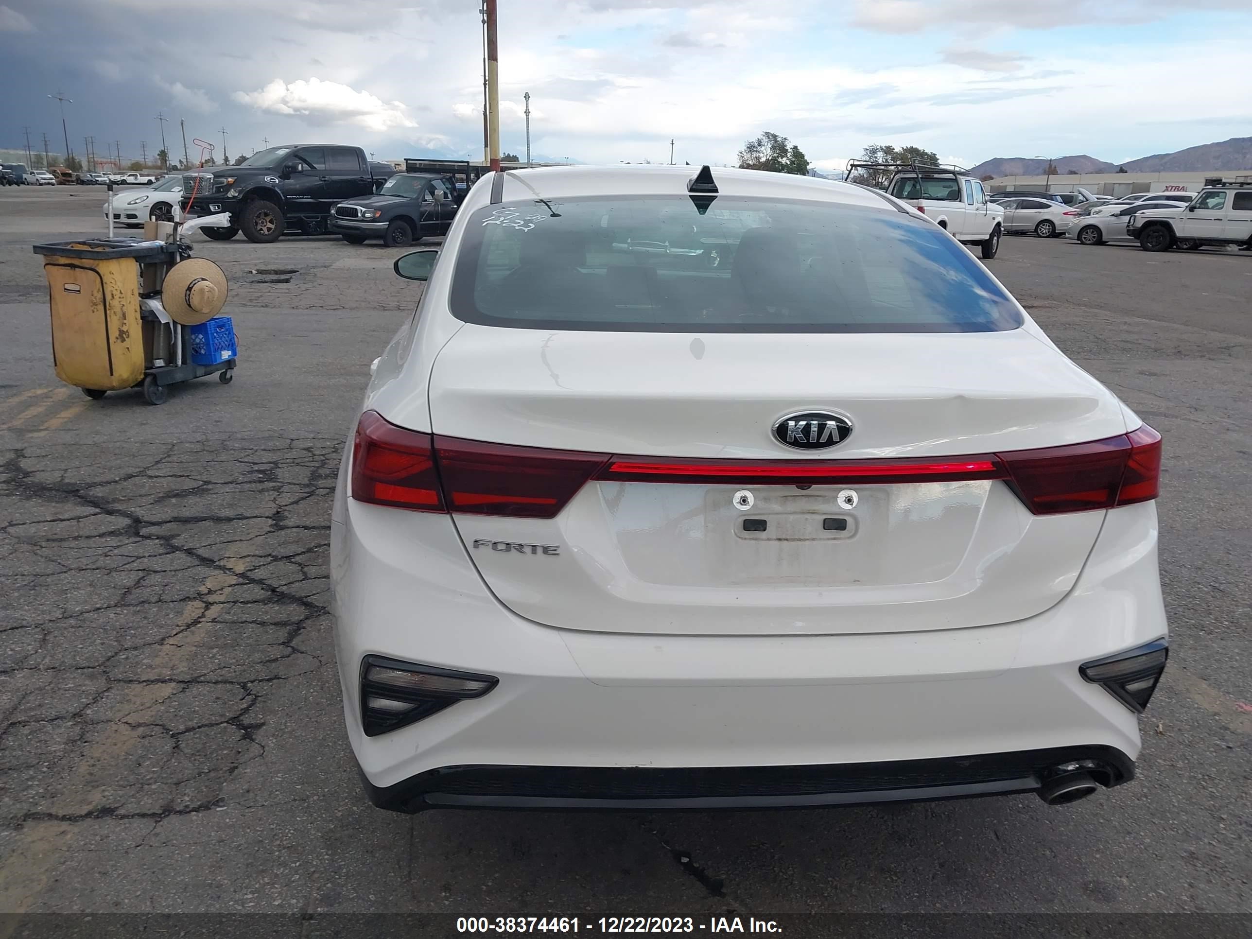 Photo 15 VIN: 3KPF24AD6KE083750 - KIA FORTE 