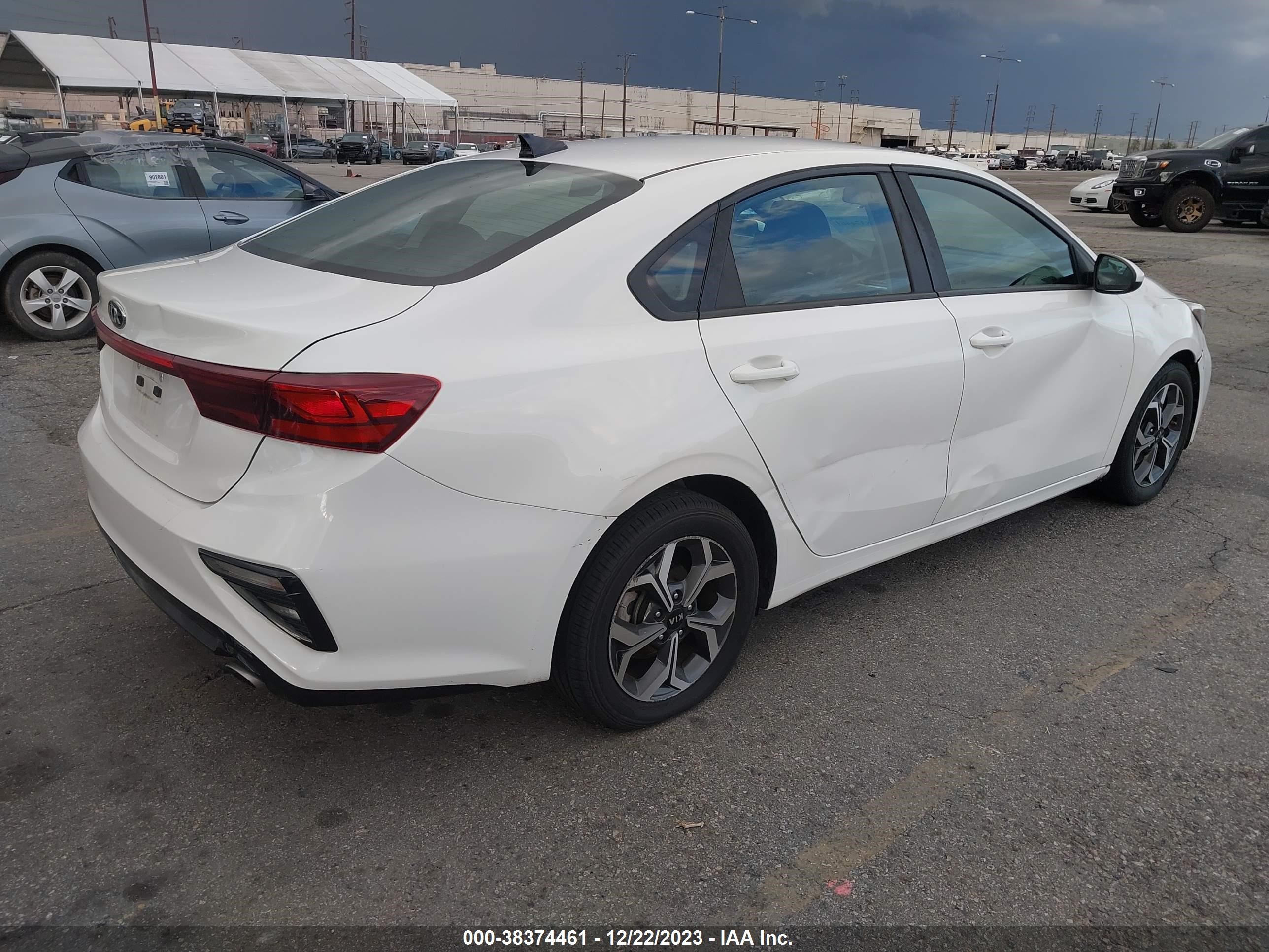 Photo 3 VIN: 3KPF24AD6KE083750 - KIA FORTE 