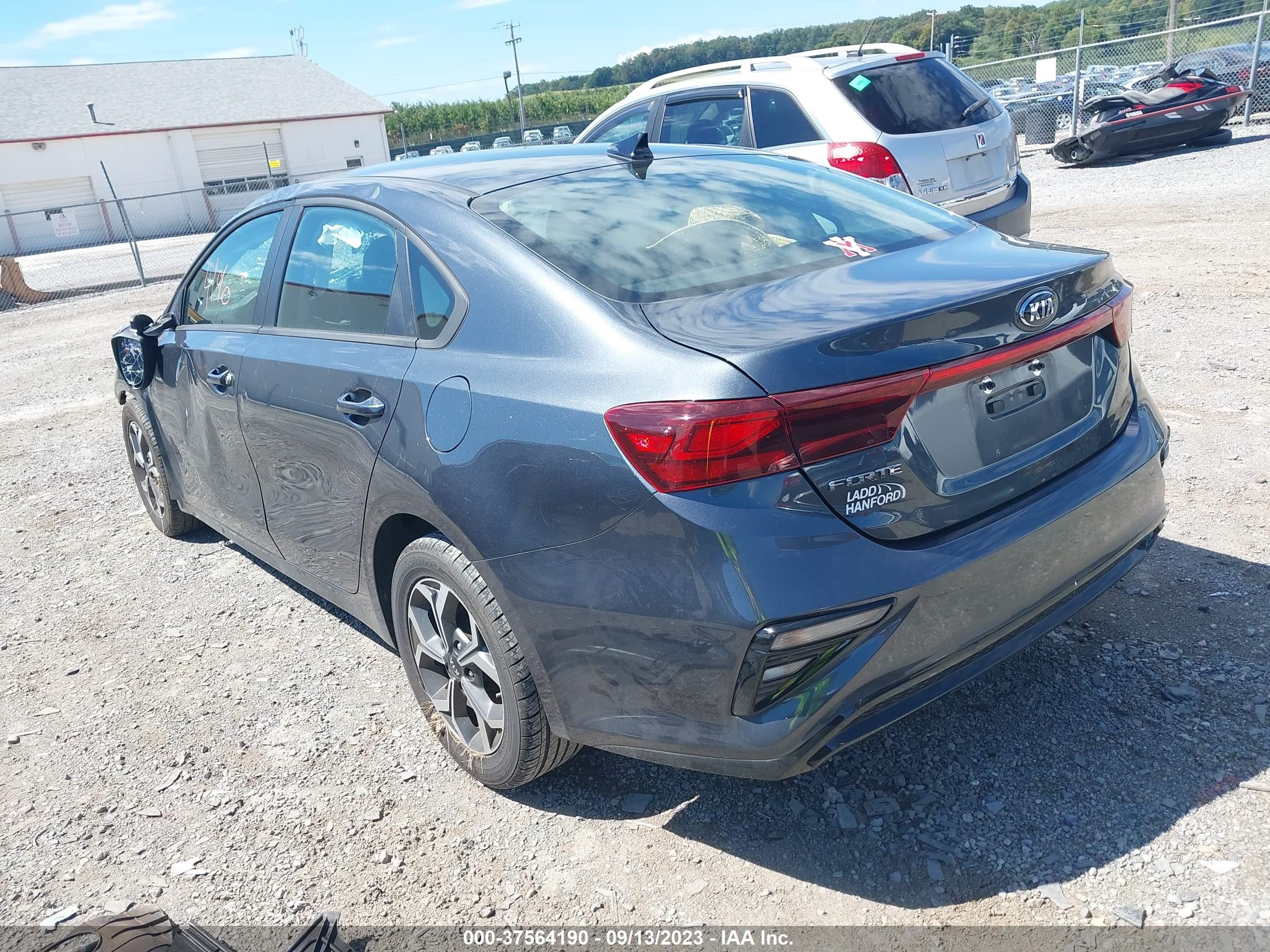 Photo 2 VIN: 3KPF24AD6KE103169 - KIA FORTE 