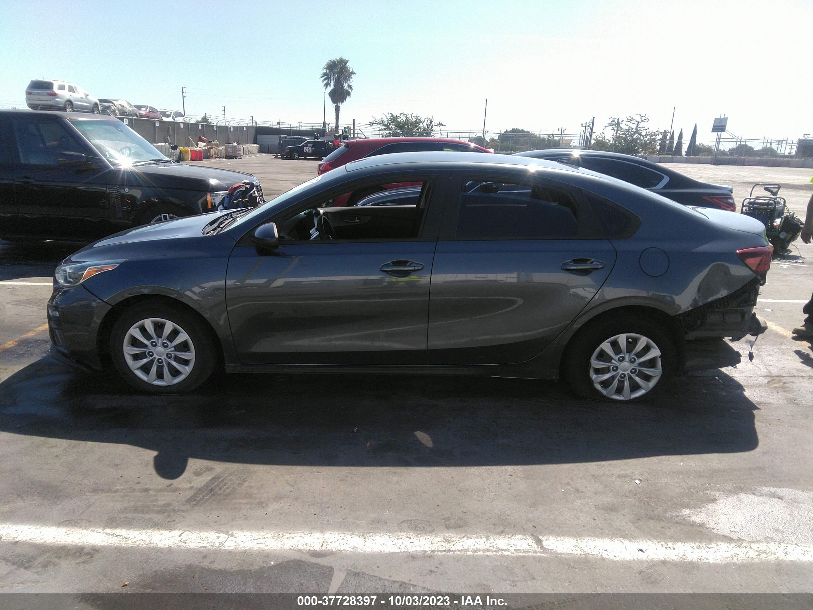 Photo 12 VIN: 3KPF24AD6KE106363 - KIA FORTE 